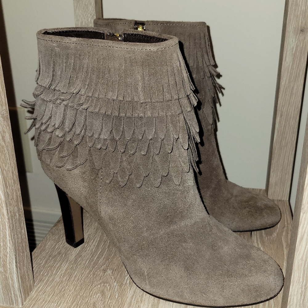 Shoes - Picture 3 of 5